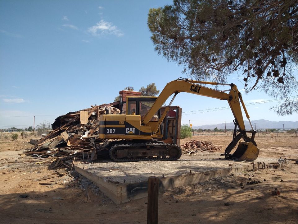Image of a very large Cat Back Hoe