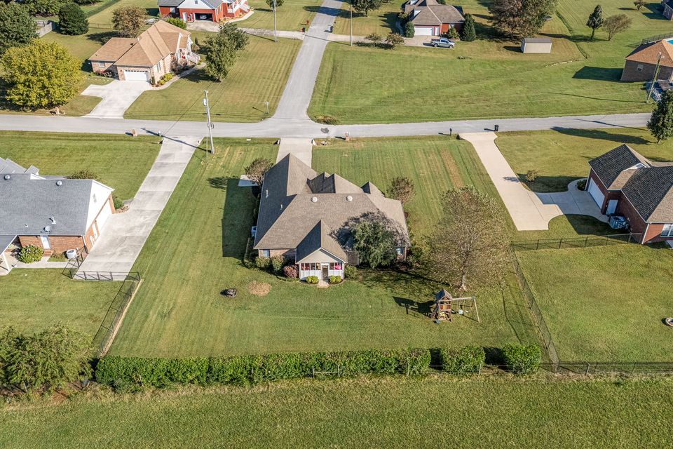 62 web or mls 7 elizabeth cir   clear lens real estate photography 60