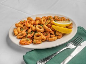 Palmislandrestaurant lounge friedcalamari