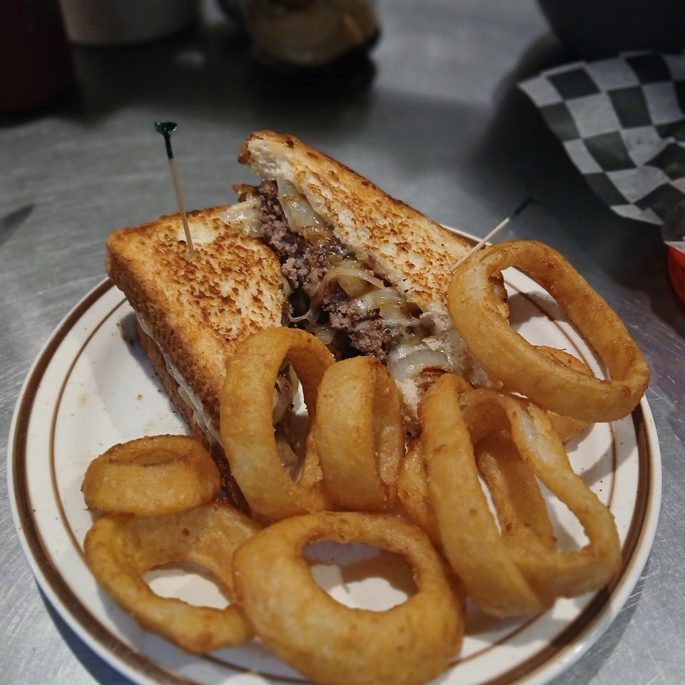 Hamburger melt and onion rings