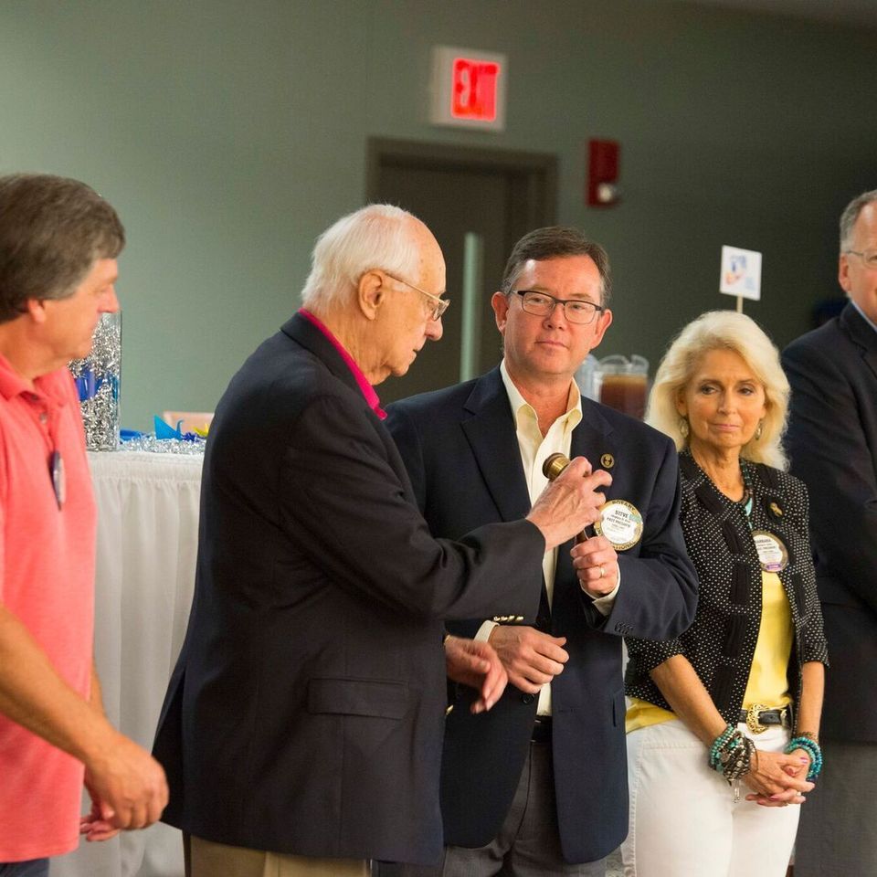 Rotary passing gavel 620170629 9338 1c0g5bw