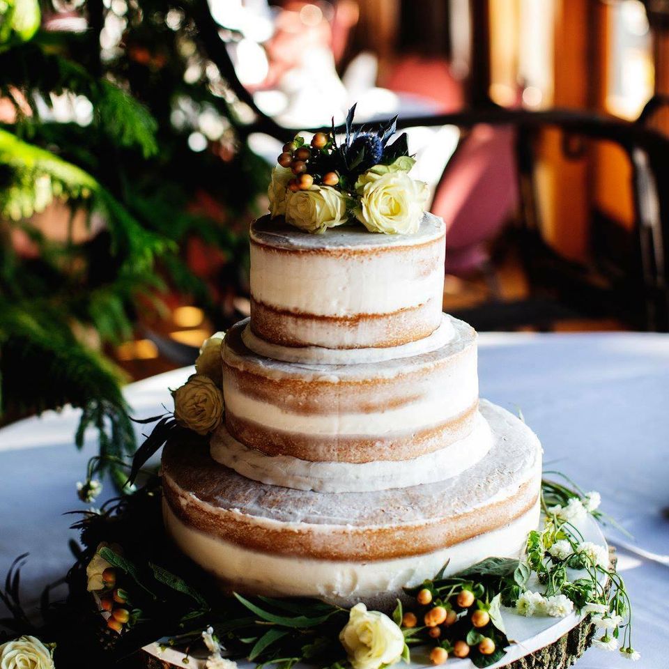 Duke bakery alton wedding cake25