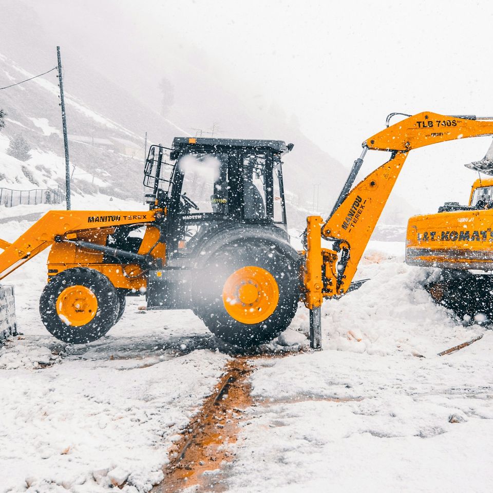 snow removal equipment rentals