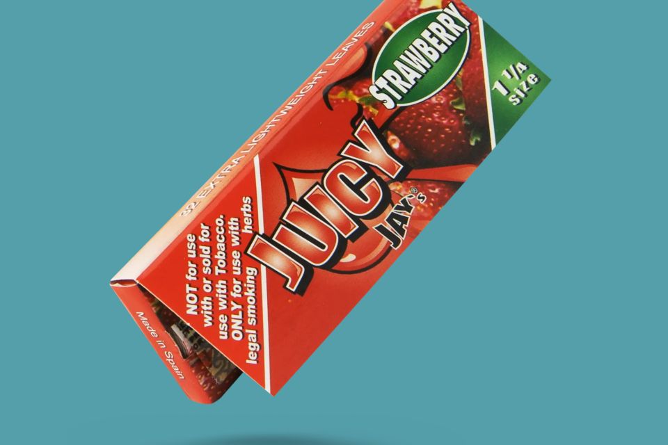 Juicy Jays Rolling Papers - Strawberry 1 1/4 Inches
