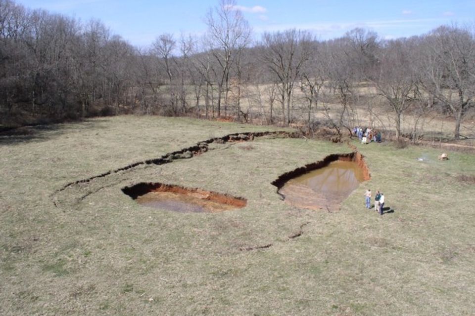 Barry co. sinkhole mar 2005