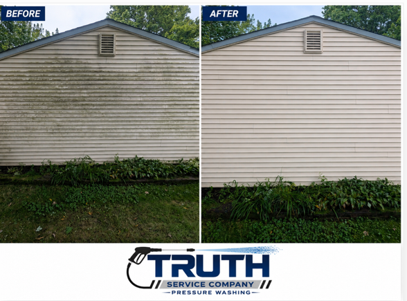 Before and after photos of house siding with dirt and grime removed.