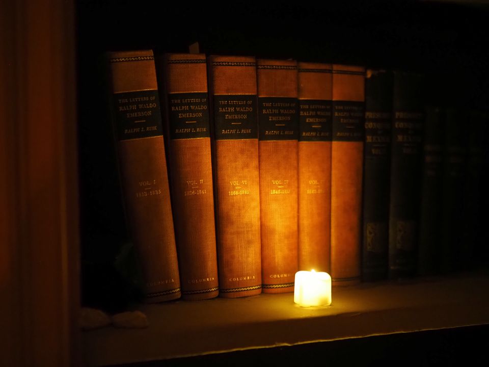 Gold light