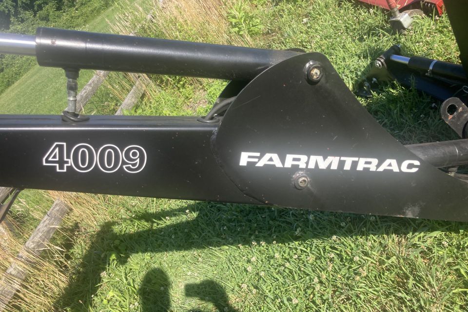 Farmtrac backhoe 4009 arm