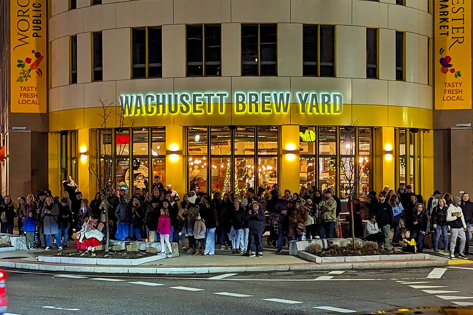 2023 kelley square tree lighting wpm