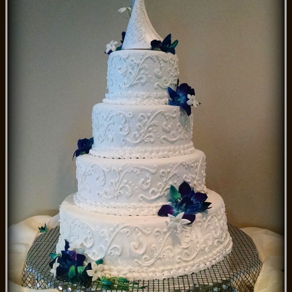 Wed cake 11720180617 32456 17v7cgi