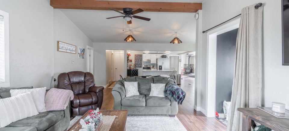 3 web or mls 201 edwards ave 3