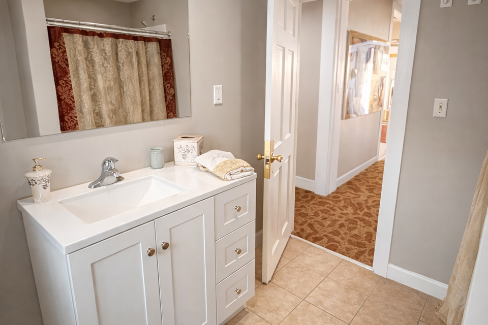 Spencer up bathroom