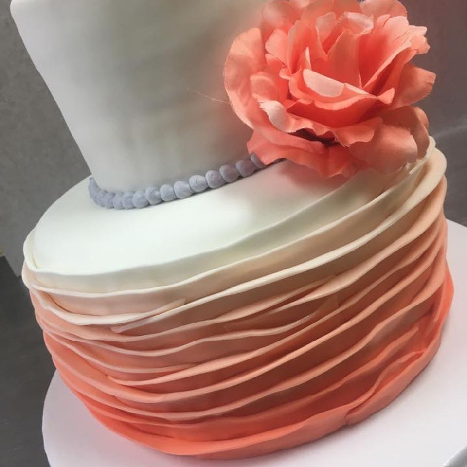 Duke bakery alton wedding cake3