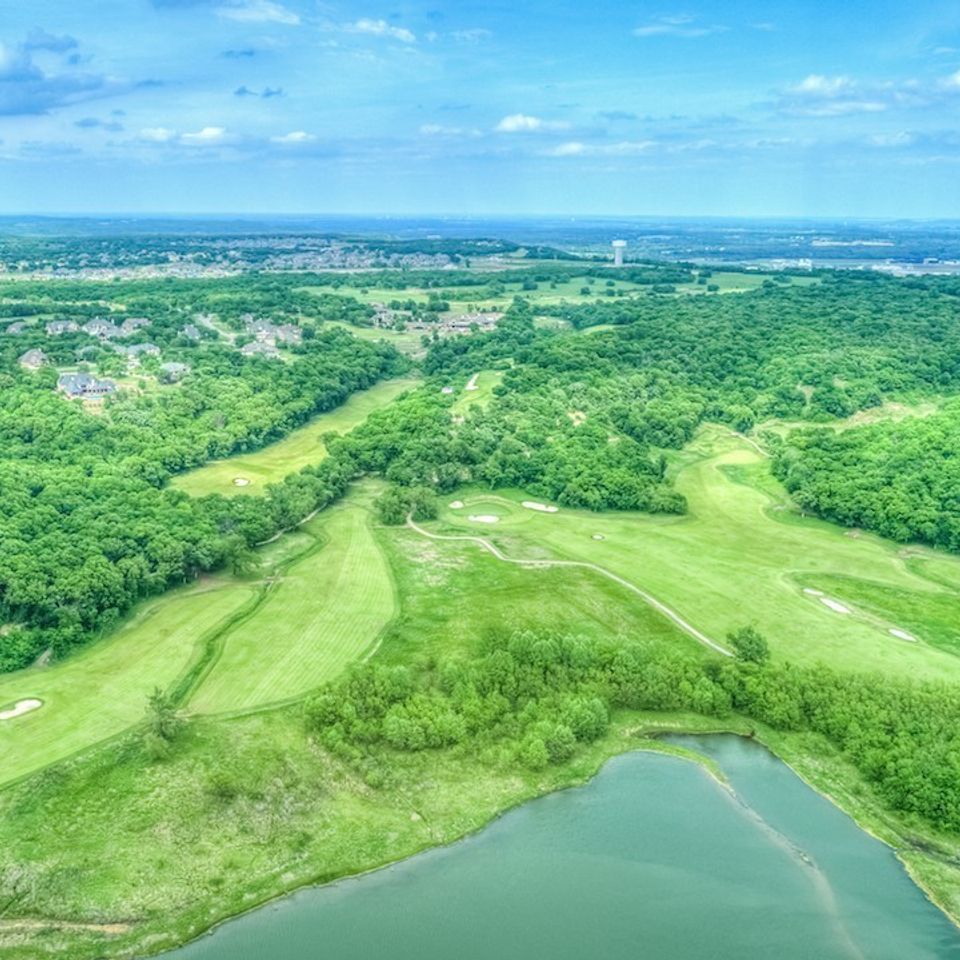 Nuredo magazine   tulsa oklahoma   neighborhoods   stone canyon cover story   patriot golf course 1 960