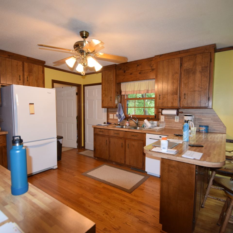 Justin before kitchen2