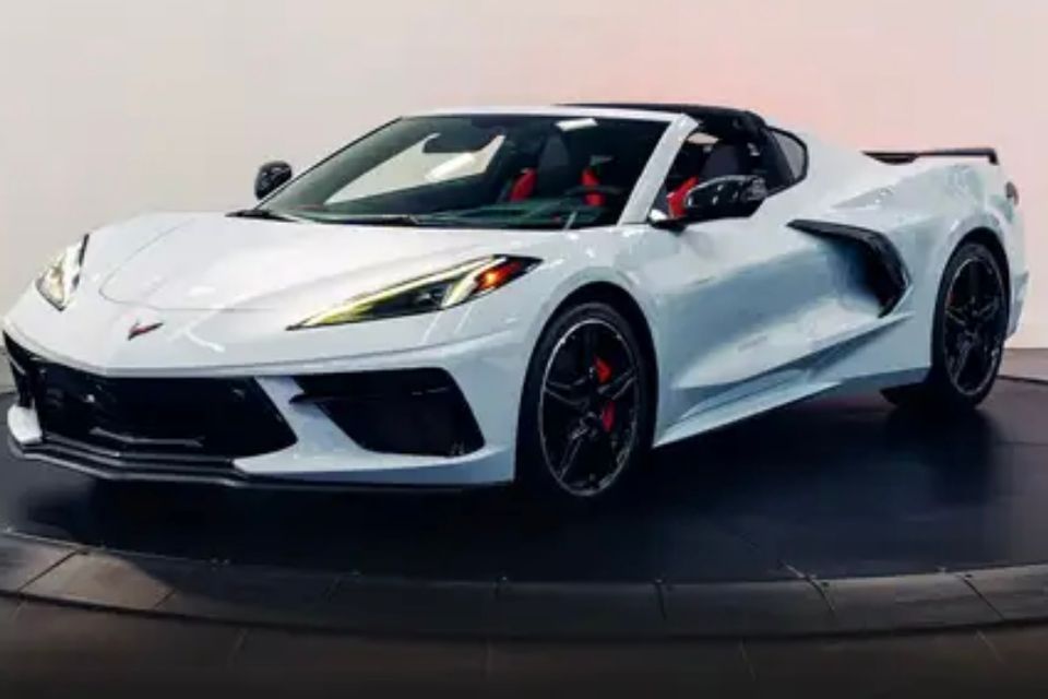 Chevrolet corvette c8 white 2