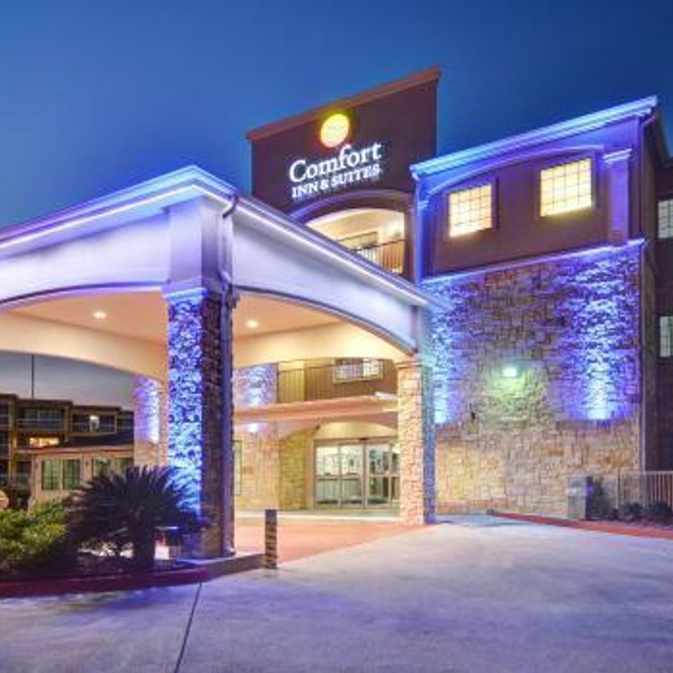 Comfort inn   suites