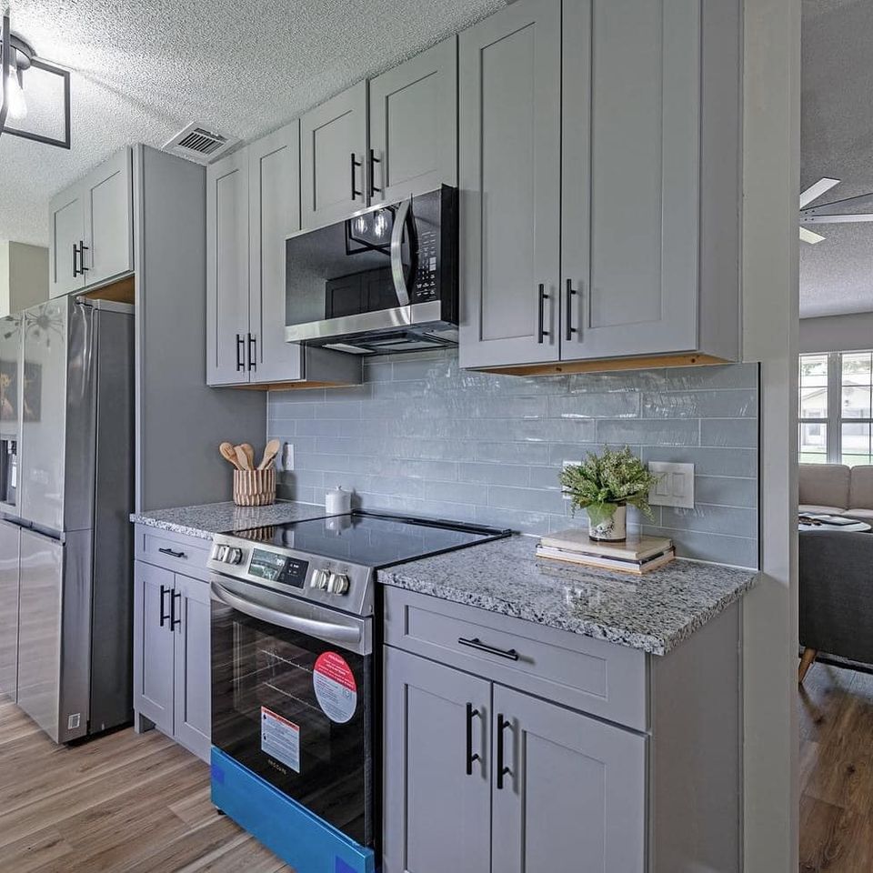 Florida home right kitchen2