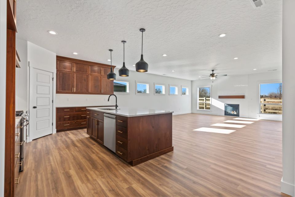 24 3625 s julianite ave final 24