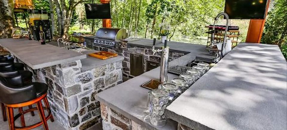 Outdoor kitchen