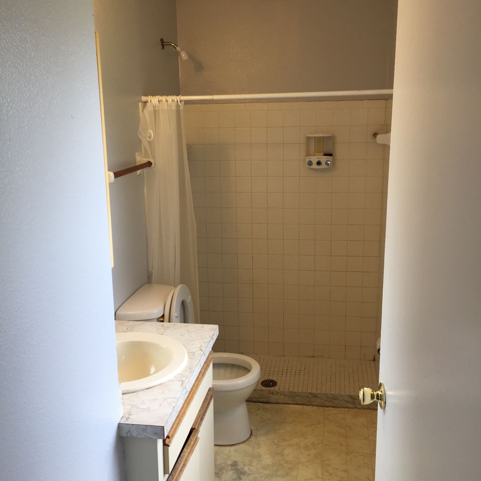 63 hickory master bed bath