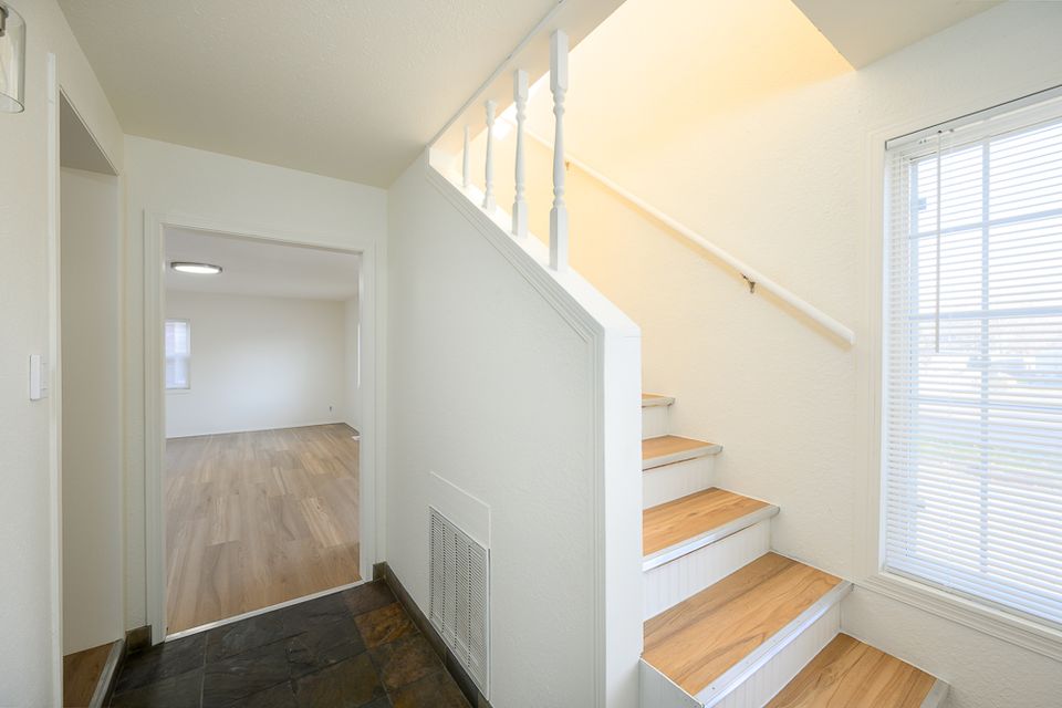1908 cleveland blvd 8
