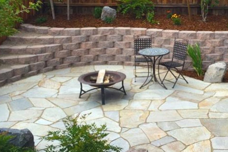 Flagstone patio installation 624x312