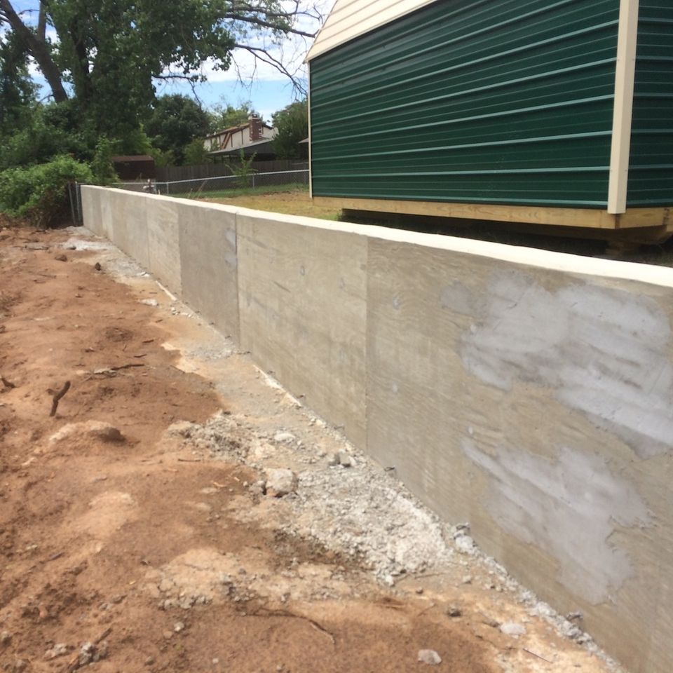 Select outdoor solutions   tulsa oklahoma   retaining walls   concrete retaining wall contractor builder construction company   large residential retaining wall   photo jun 19  11 55 58 am