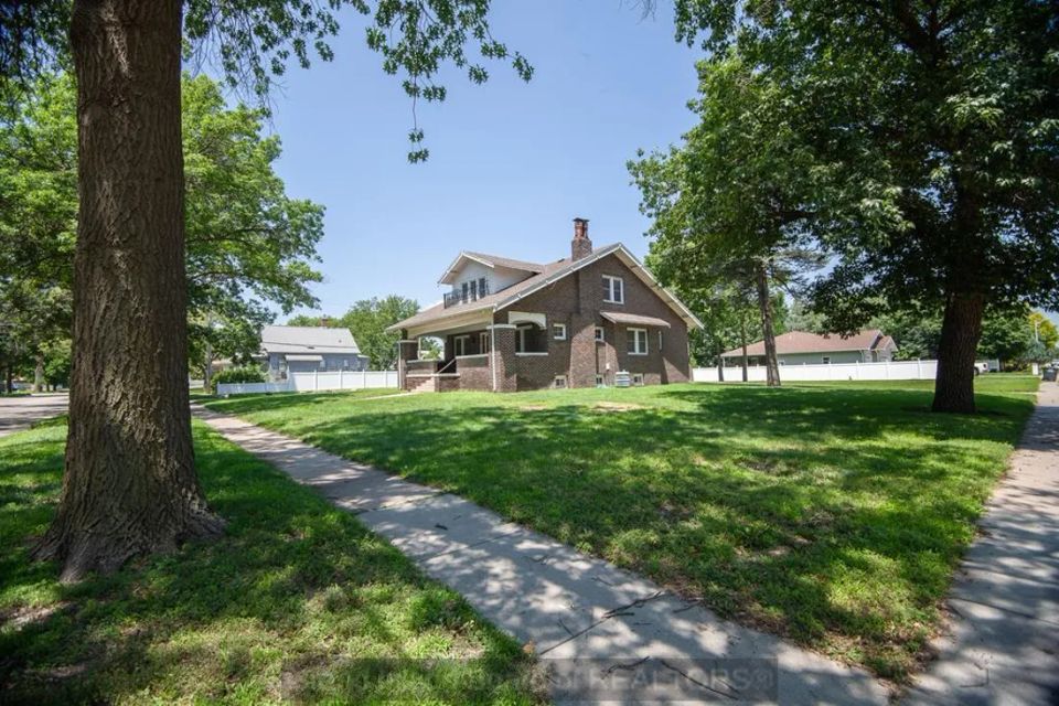 2104 w state st grand island g 5
