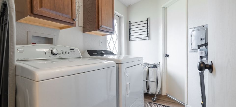 22 web or mls 8 bassick ln 22 (2)