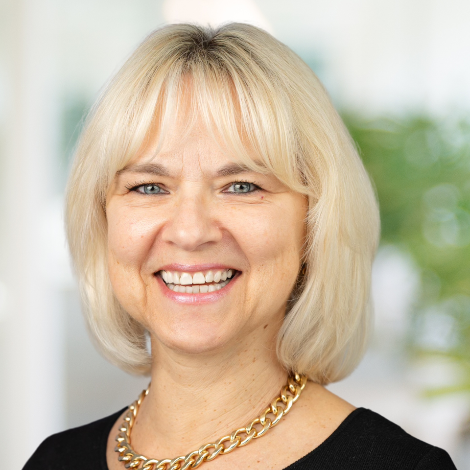 Eva Boci, Licensed Real Estate Broker Associate 