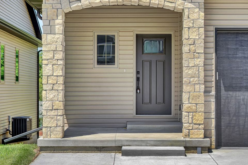 311 s 55th st exterior  21