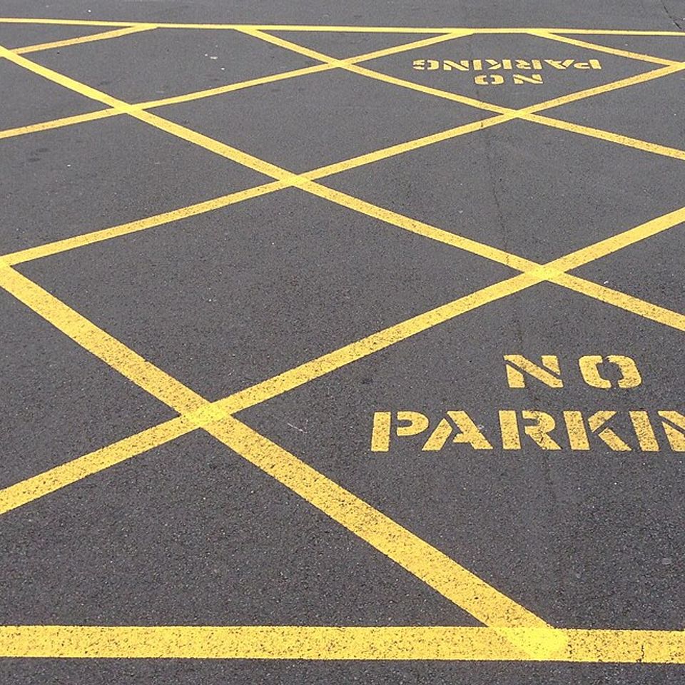 No parking markings