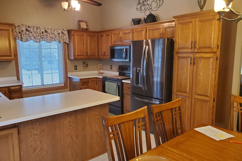 Cagle's kitchen re face
