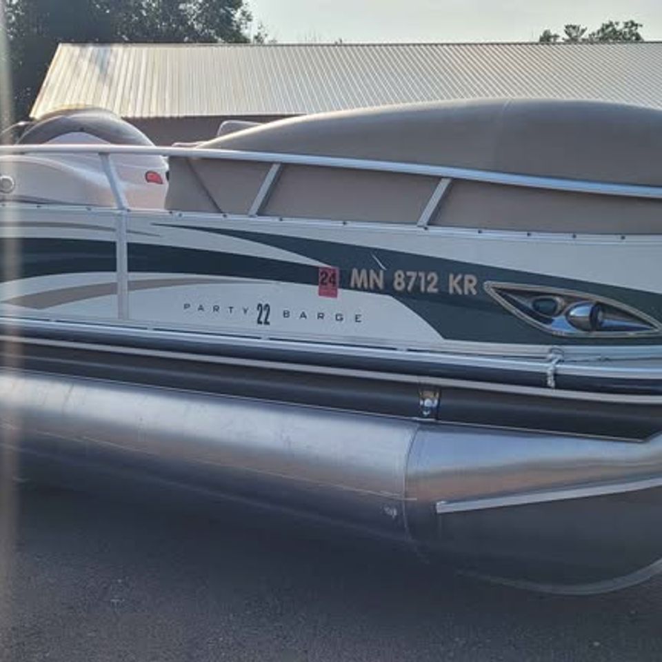 2010 sun tracker 4