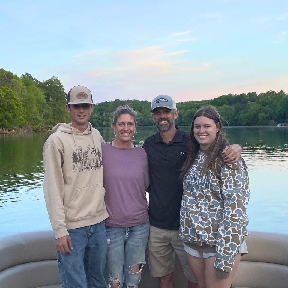 Lake hickory pub   marina   website