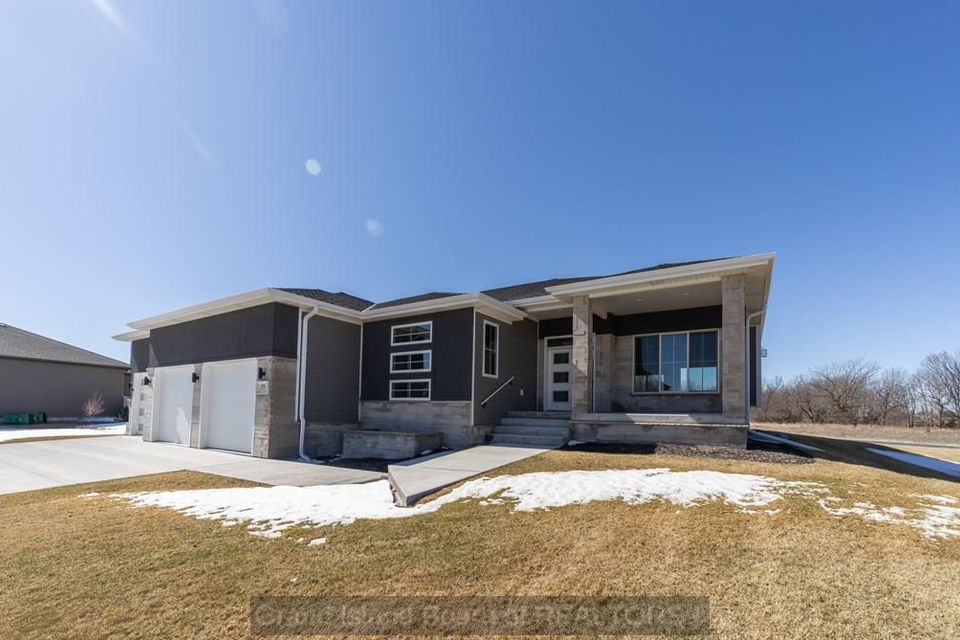 431 ponderosa grand island  ne 68803 e 6