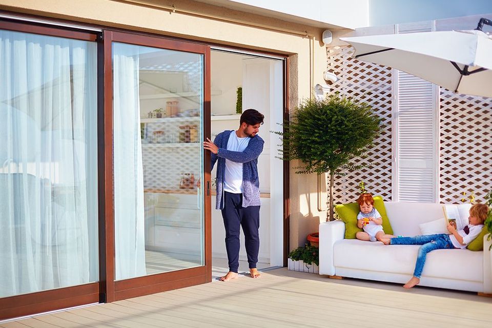 Sliding door