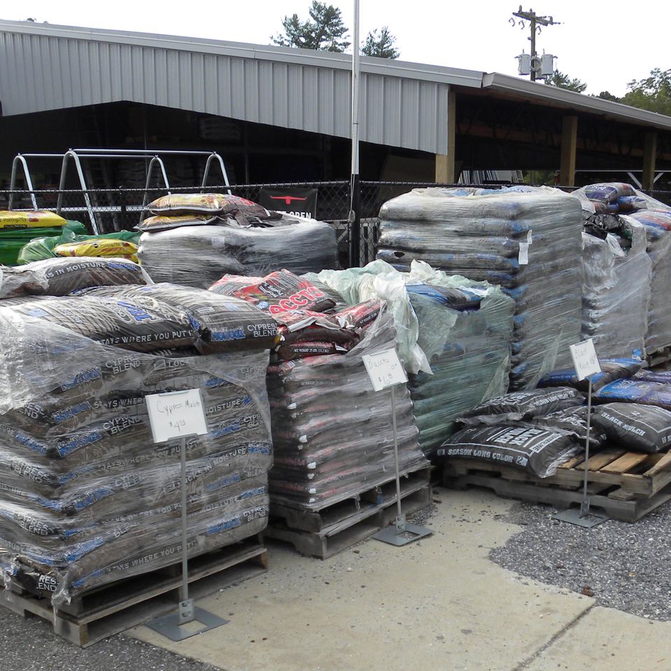 Baggedmulchpottingsoilandmore