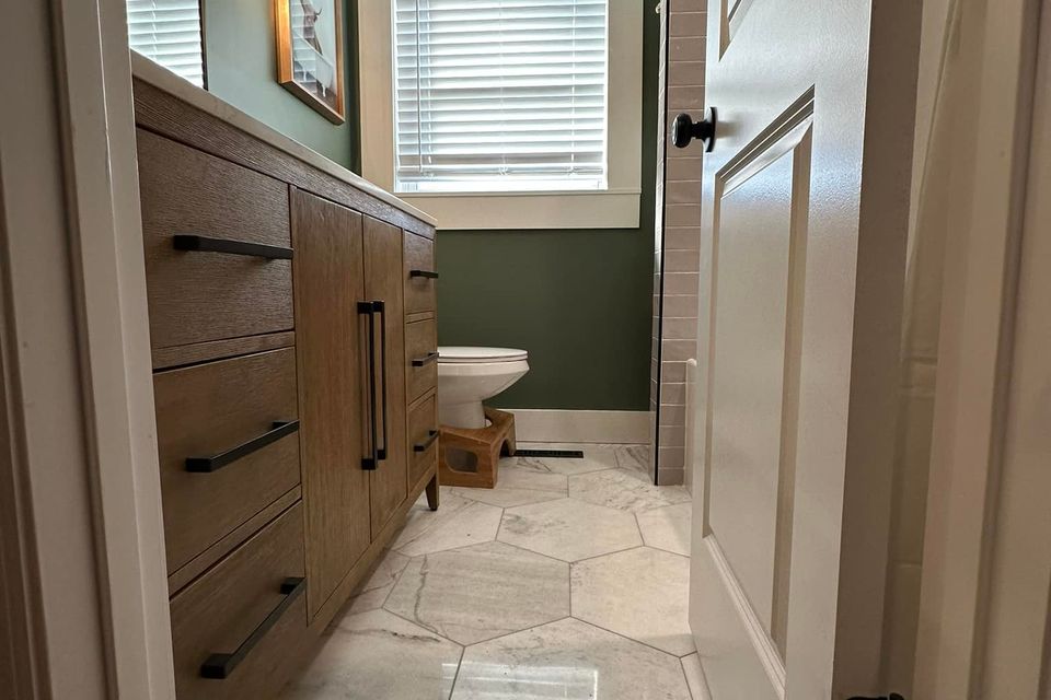 Florida home right bathroom tile