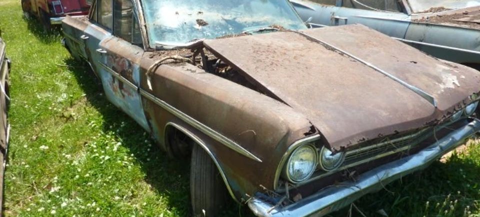 Antique car up for auction at Kauffman Bros. Auctions