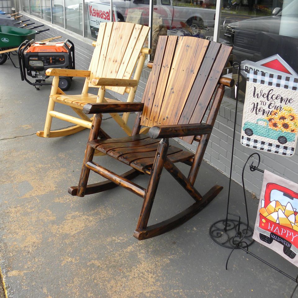 Oldfashionedrocking chairs