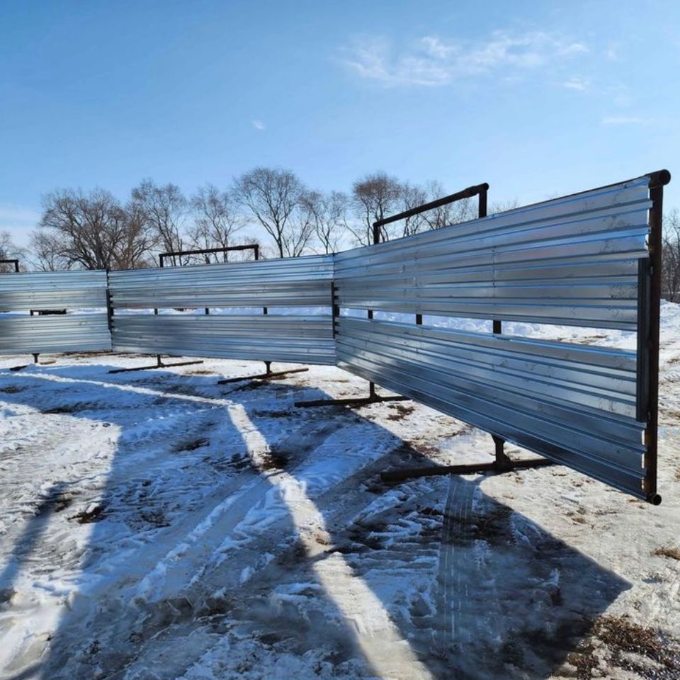 Windbreak panel (economy)