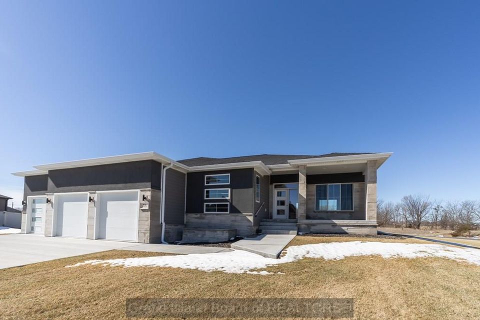 431 ponderosa grand island  ne 68803 e 5