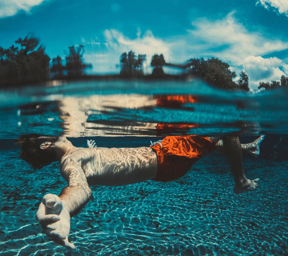 Floating g1af8132e1 1920