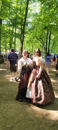 Colonial lasses