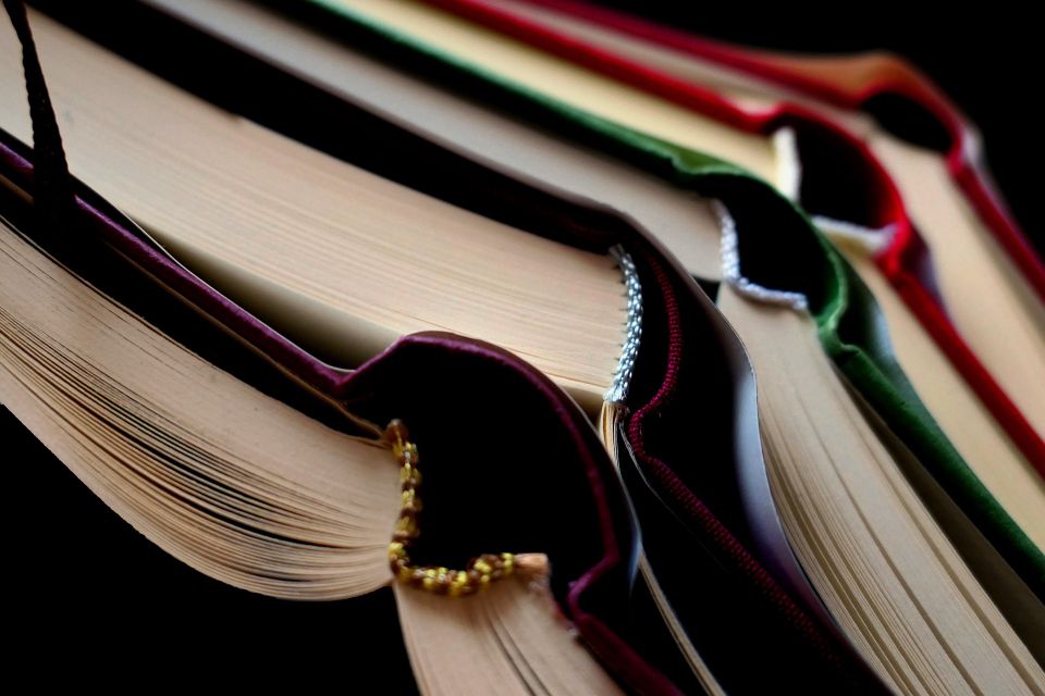 A book g70e12e3cf 1920