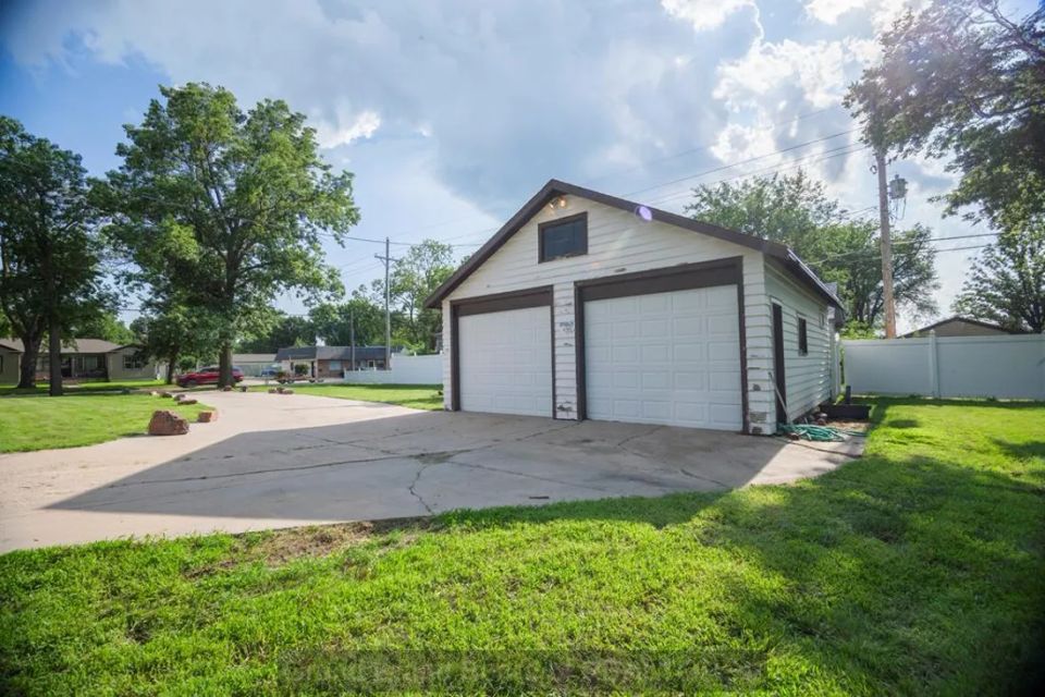 2104 w state st grand island e 5