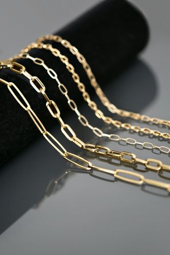 Gold chain necklaces