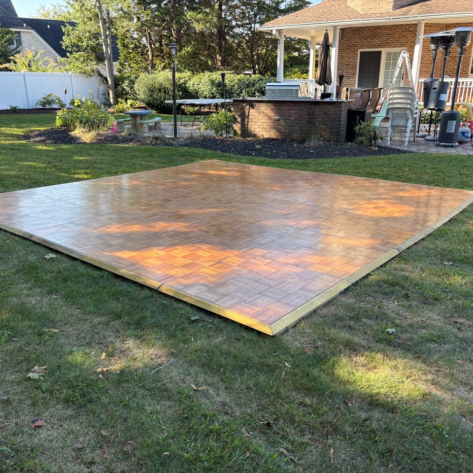 18 x 18 dance floor